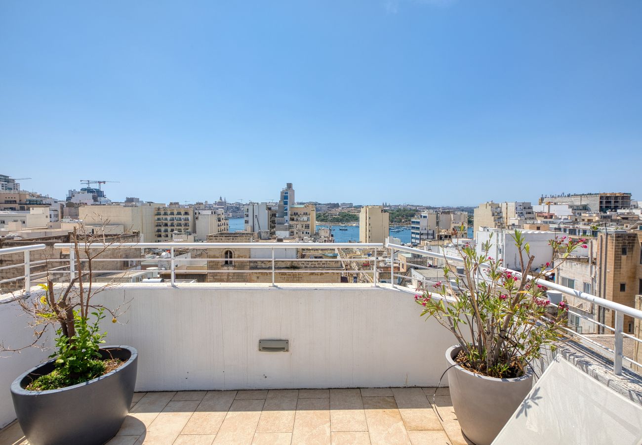 Apartment in Sliema - Cosy studio, large balcony, shared terrace GOTWN7