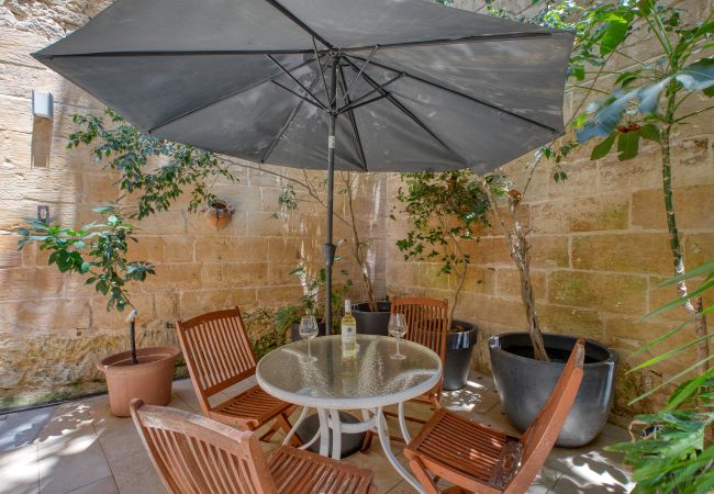 Apartment in Sliema - Studio with private yard, shared terrace GOTWN8