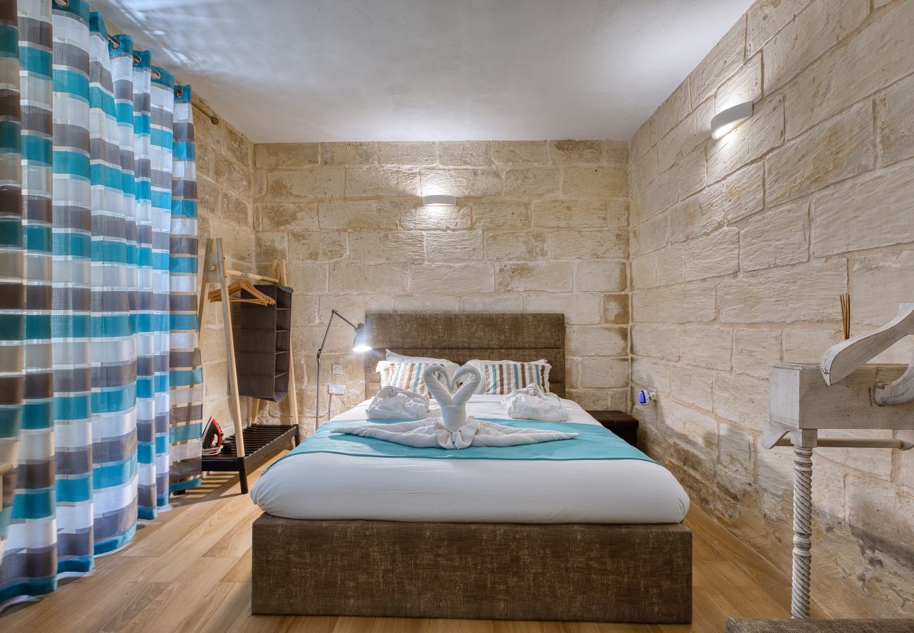 Apartment in Sliema - Studio with private yard, shared terrace GOTWN8