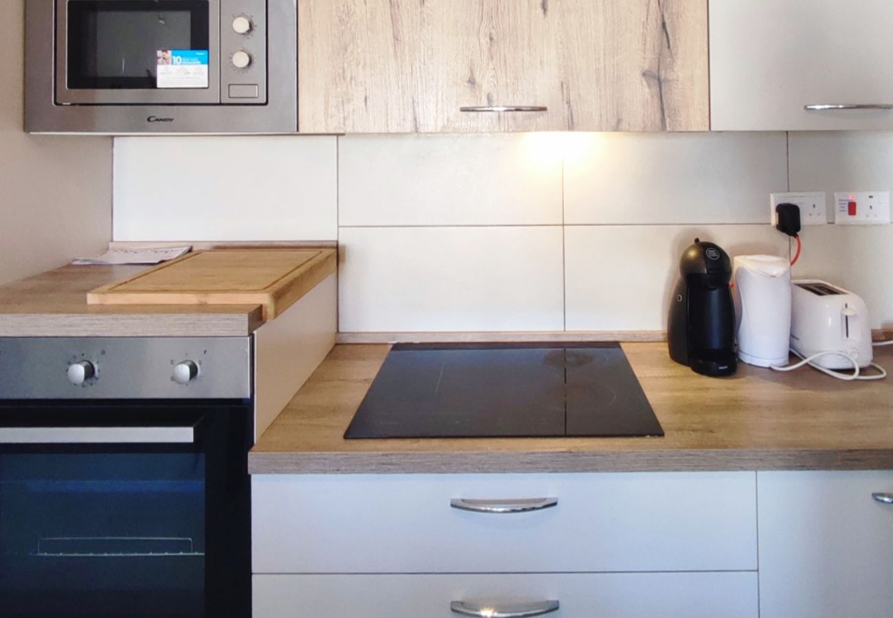 Apartment in L-Għarb - Bright & spacious 2 bedroom flat, terrace GZ-YPIZ1-1