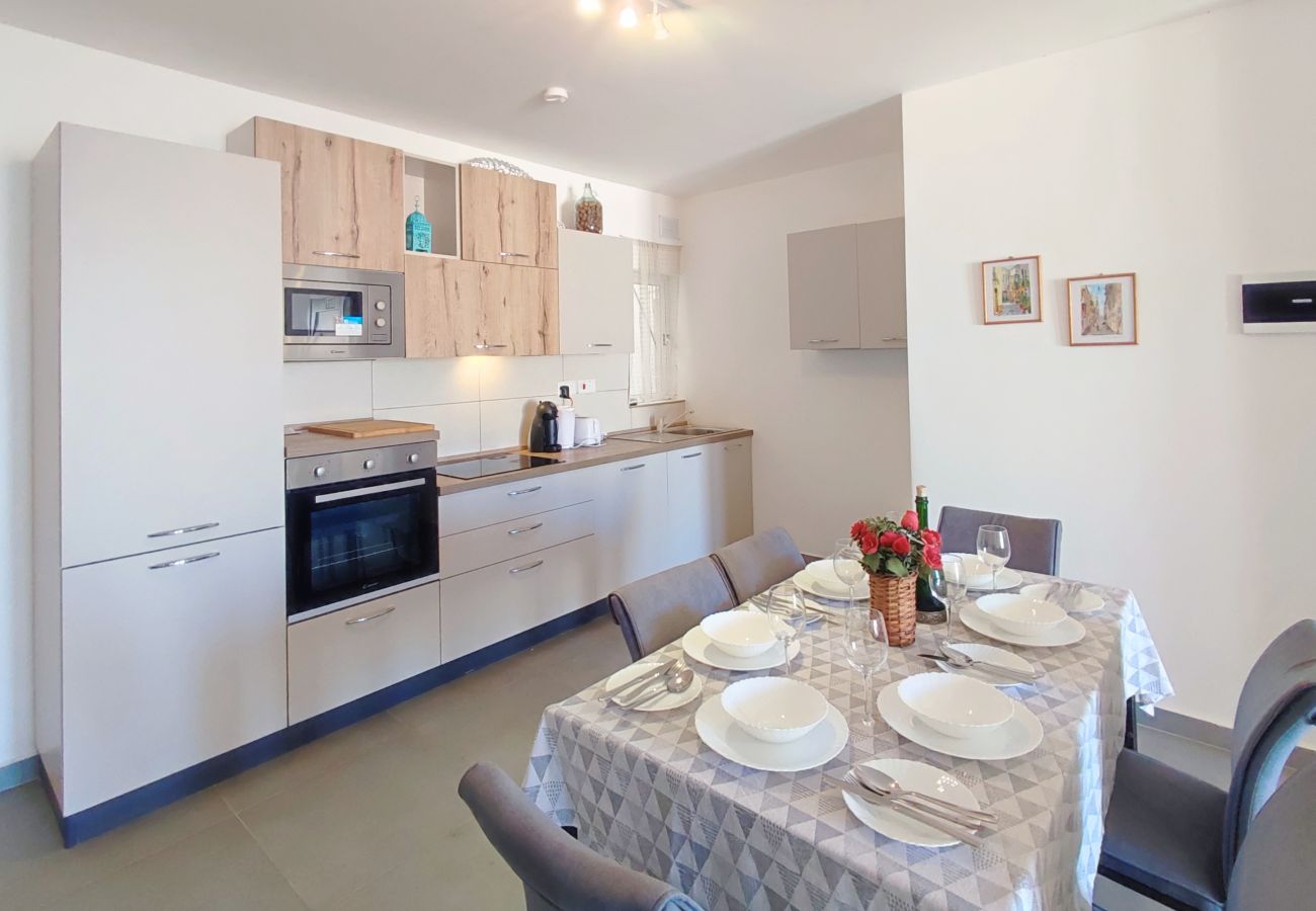 Apartment in L-Għarb - Bright & spacious 2 bedroom flat, terrace GZ-YPIZ1-1