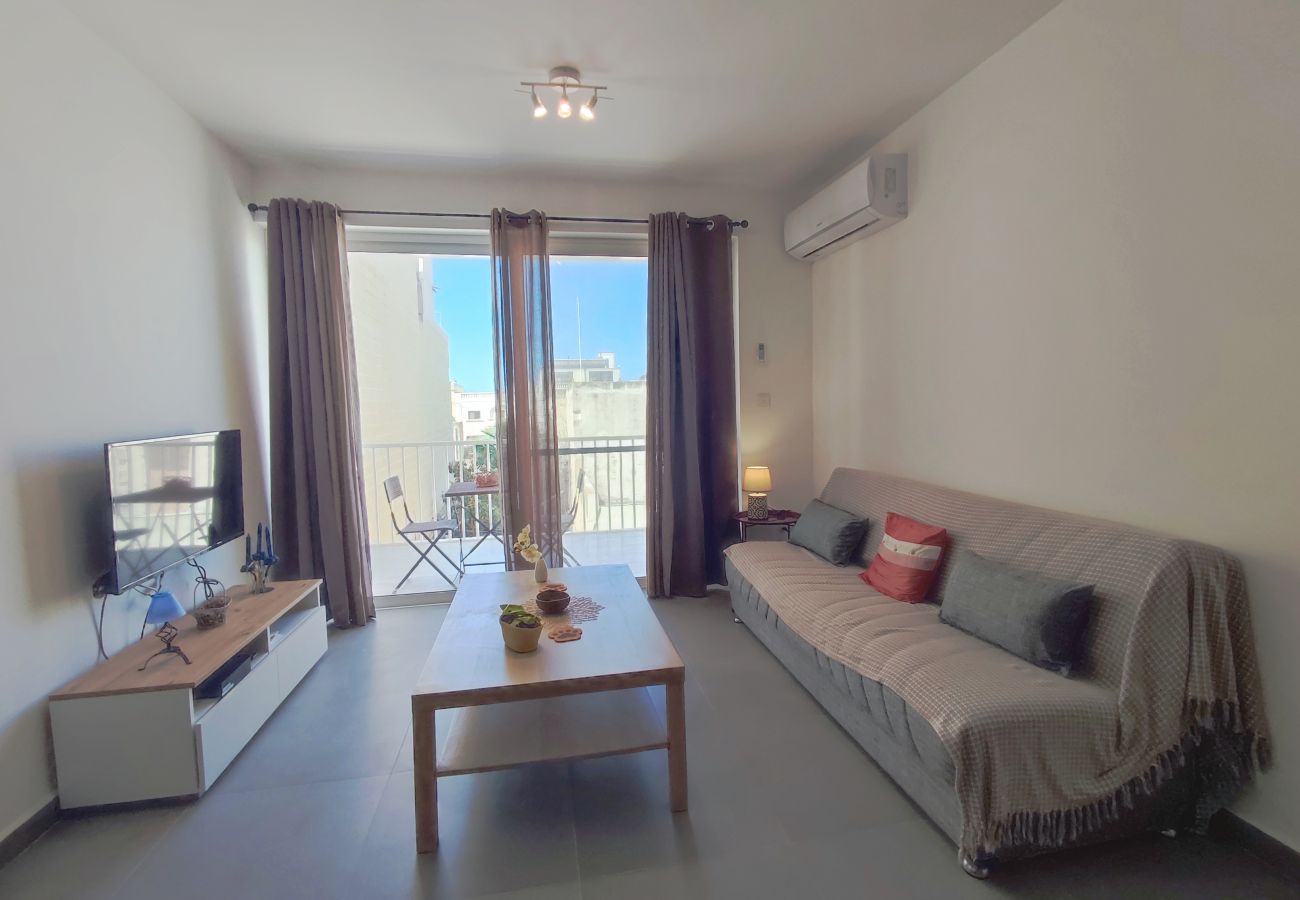Apartment in L-Għarb - Bright & spacious 2 bedroom flat, terrace GZ-YPIZ1-1