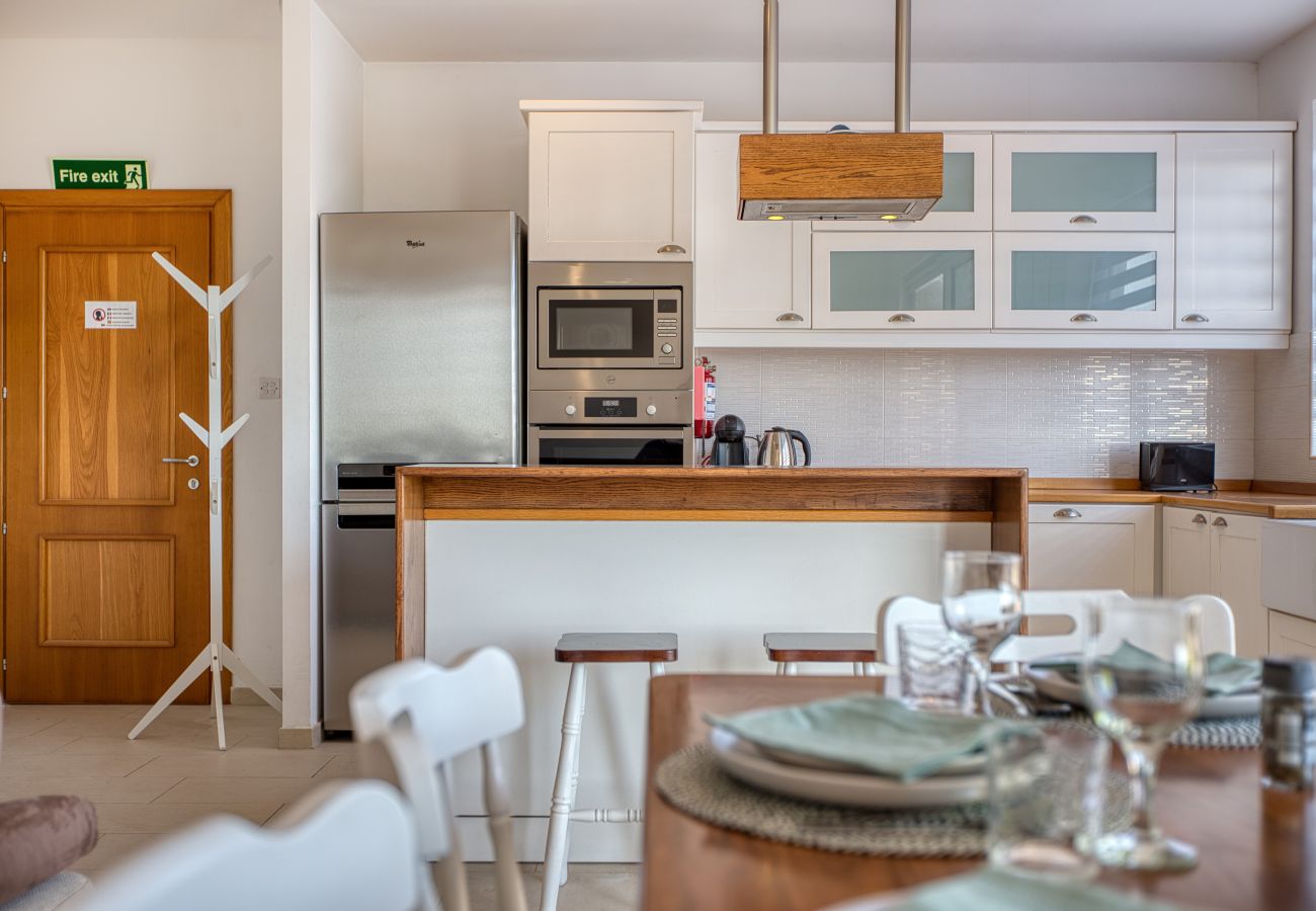 Apartment in Ghaxaq  - Bright & airy 3 bedroom flat with balcony LAGI1-1