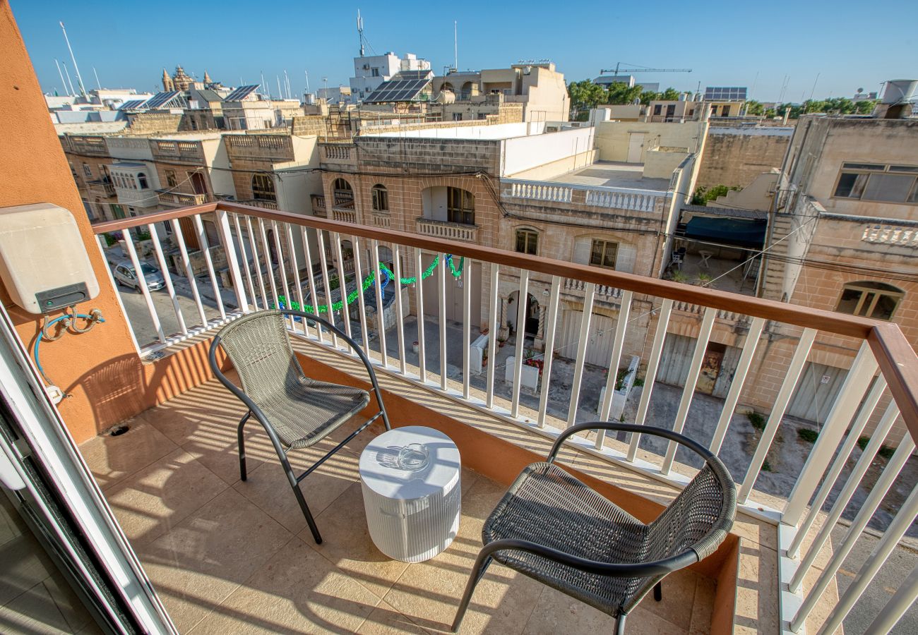 Apartment in Ghaxaq  - Bright & airy 3 bedroom flat with balcony LAGI1-1
