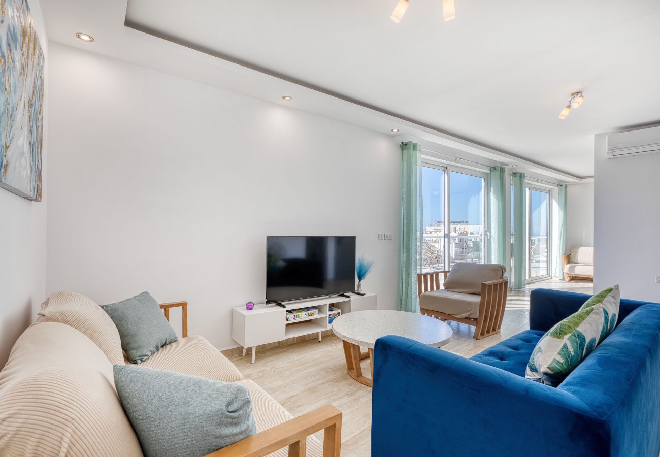 Apartment in St. Paul’s Bay - Luxury penthouse with private pool, sea views LFER1-1