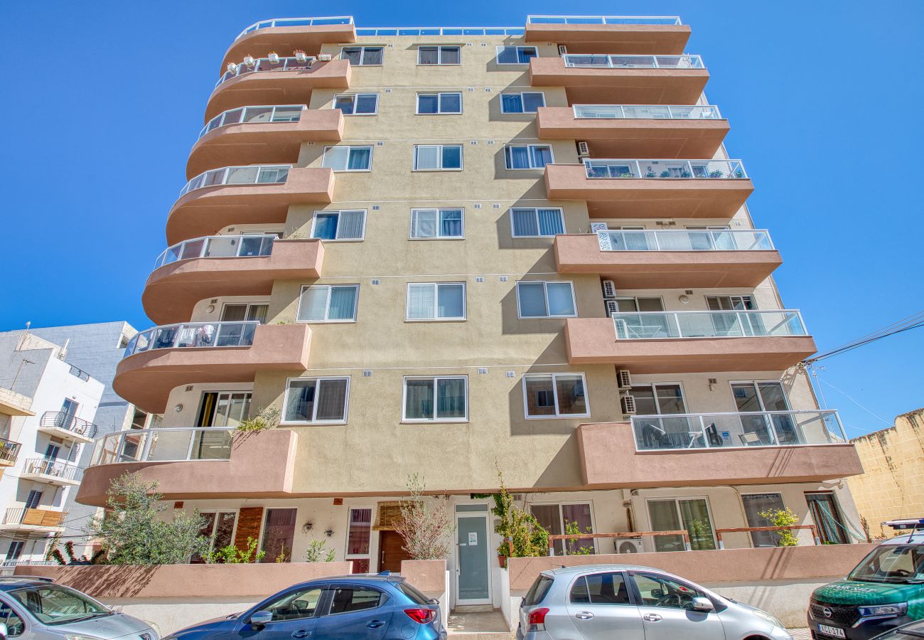 Apartment in St. Paul’s Bay - Luxury penthouse with private pool, sea views LFER1-1