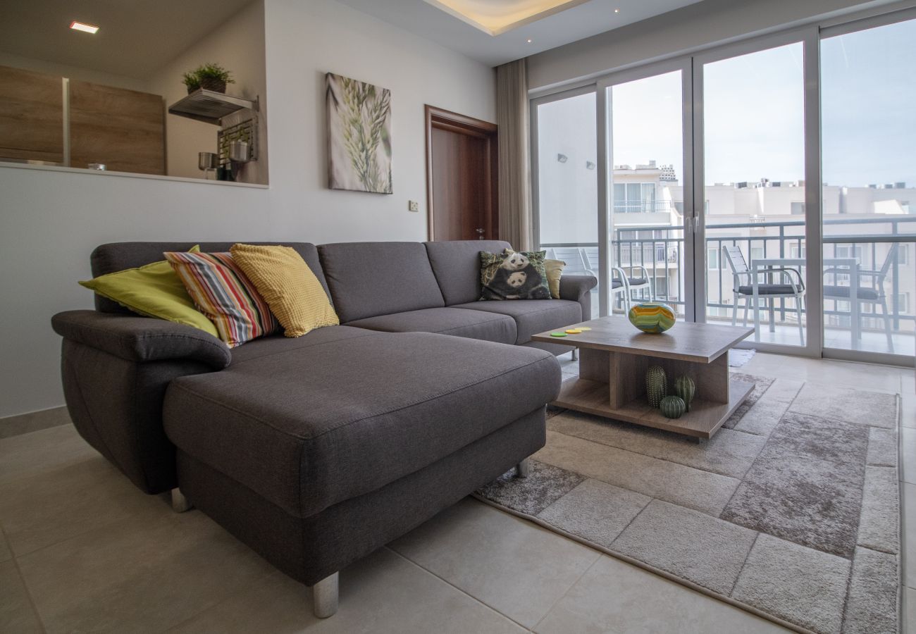 Apartment in Marsalforn - Bright 3 bedroom with terrace and pool GZ-MAVE1-1