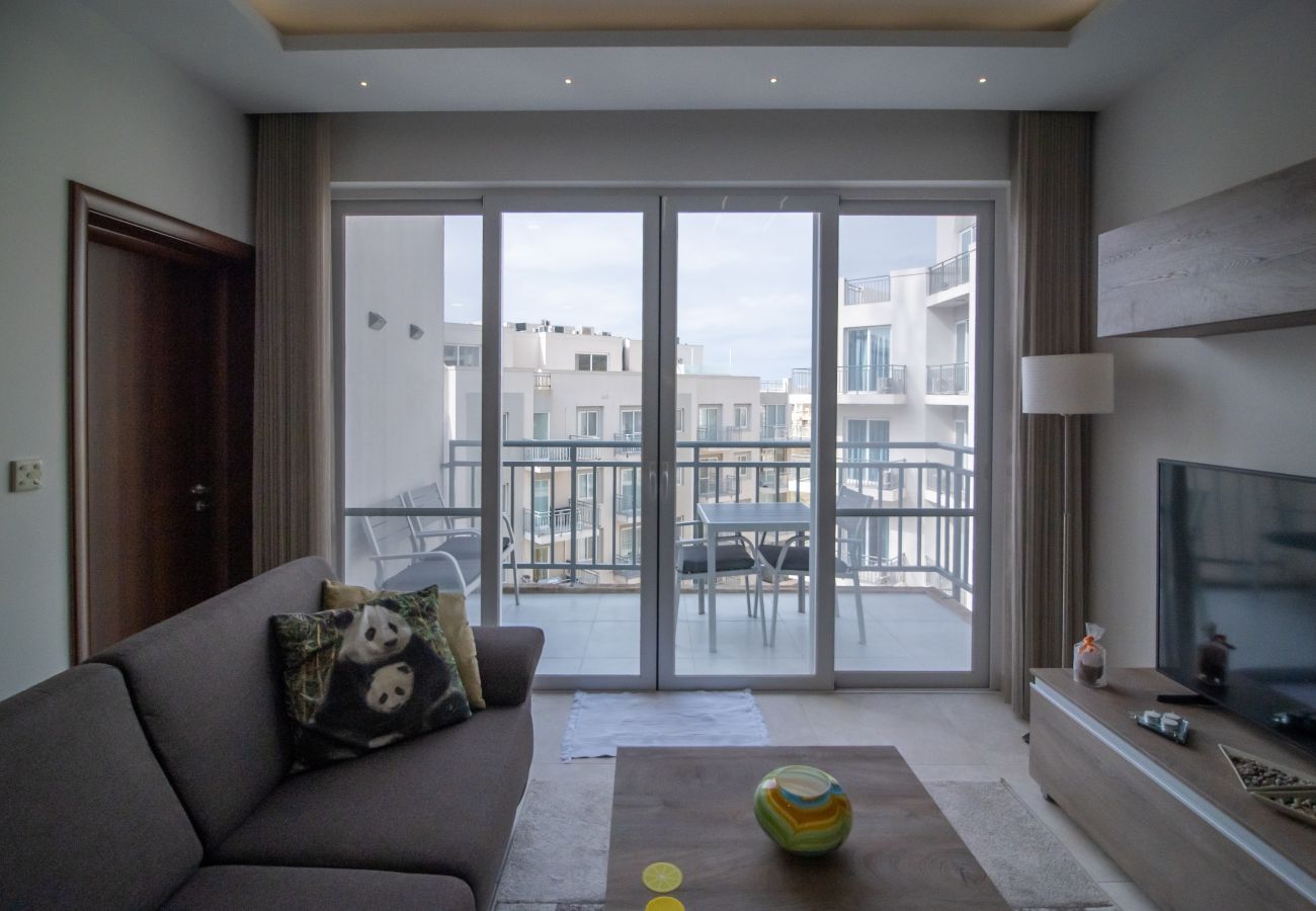 Apartment in Marsalforn - Bright 3 bedroom with terrace and pool GZ-MAVE1-1