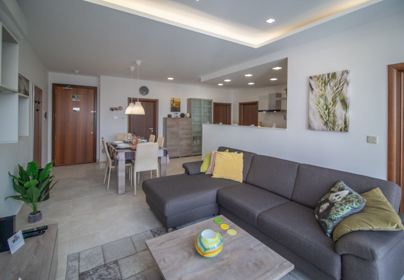 Apartment in Marsalforn - Bright 3 bedroom with terrace and pool GZ-MAVE1-1