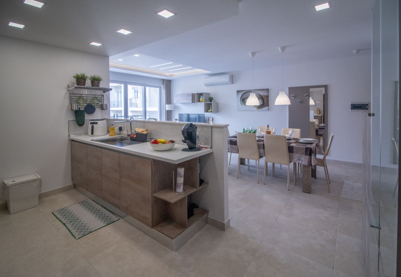 Apartment in Marsalforn - Bright 3 bedroom with terrace and pool GZ-MAVE1-1