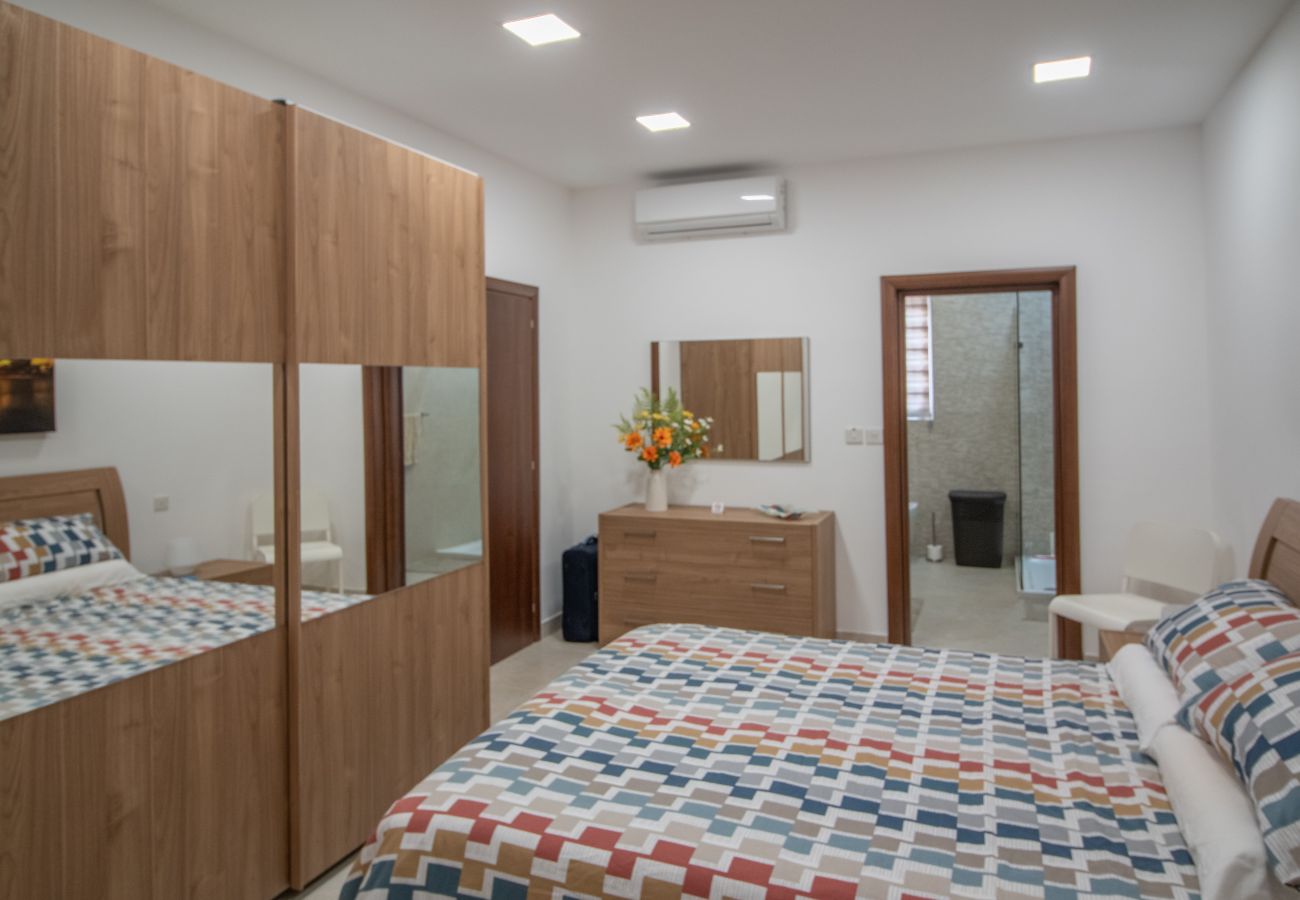 Apartment in Marsalforn - Bright 3 bedroom with terrace and pool GZ-MAVE1-1