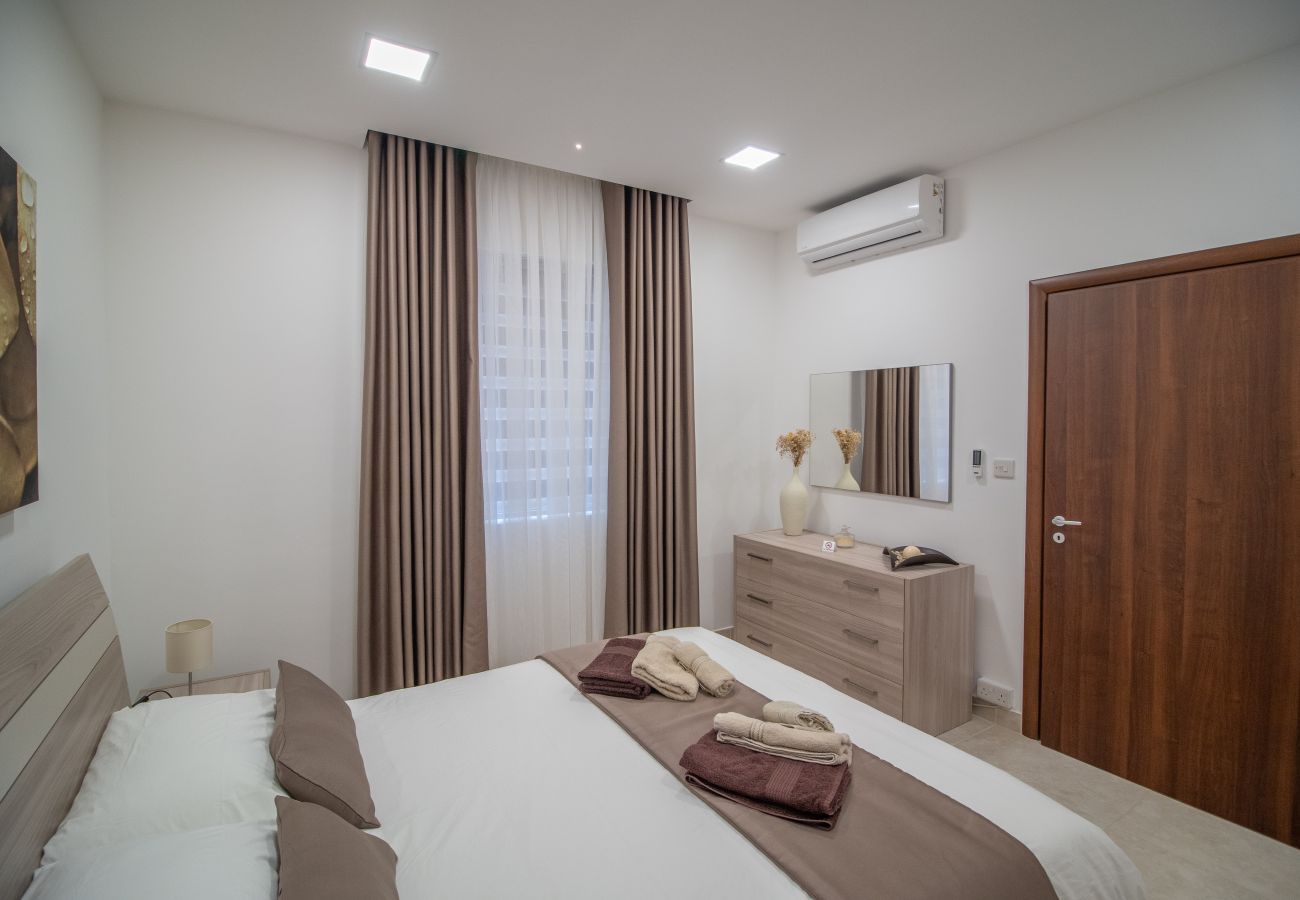 Apartment in Marsalforn - Bright 3 bedroom with terrace and pool GZ-MAVE1-1