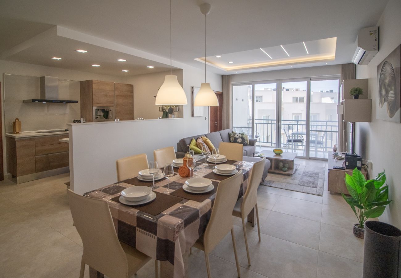 Apartment in Marsalforn - Bright 3 bedroom with terrace and pool GZ-MAVE1-1