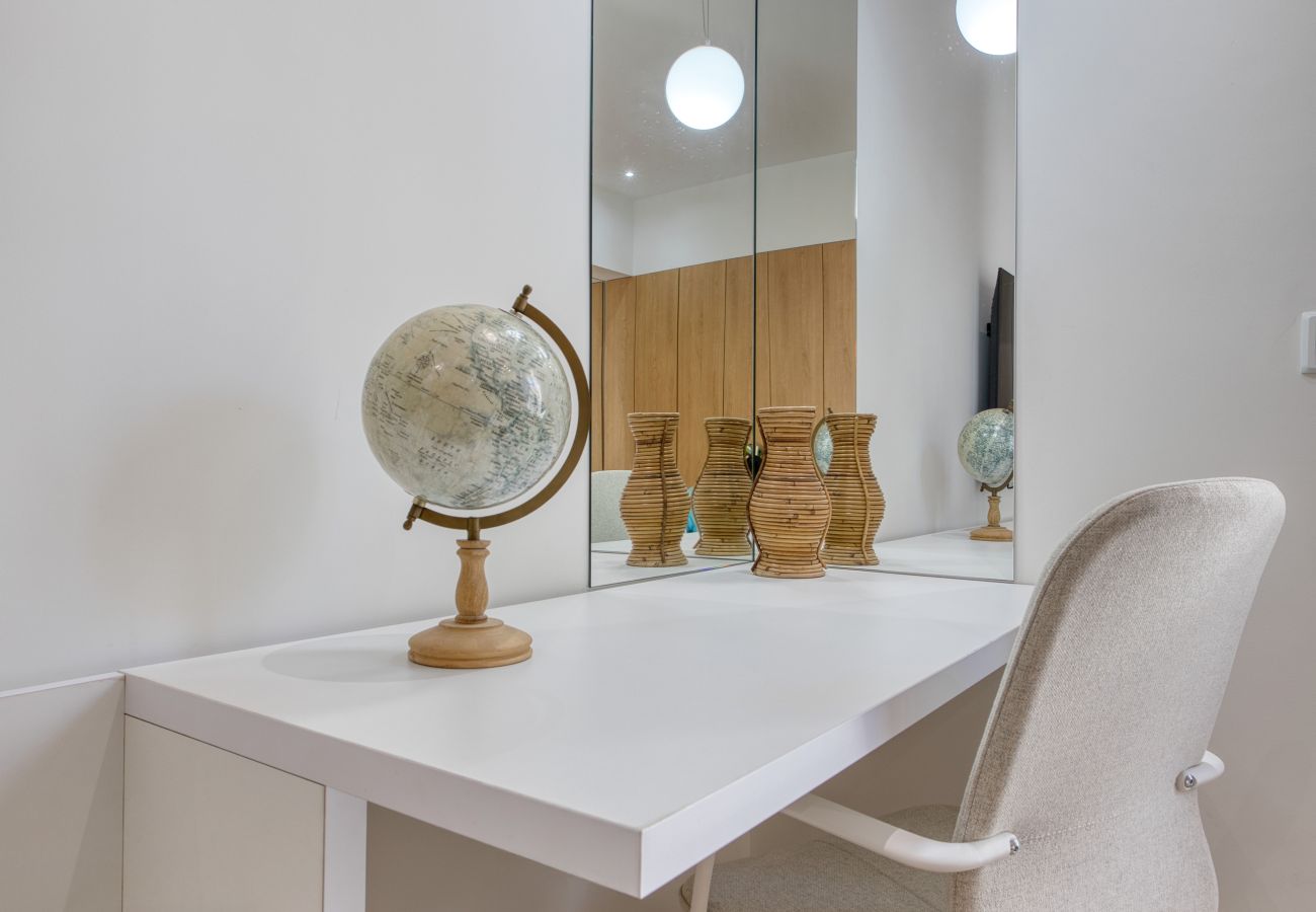 Apartment in Sliema - Designer furnished apartment with yard AROC1-1
