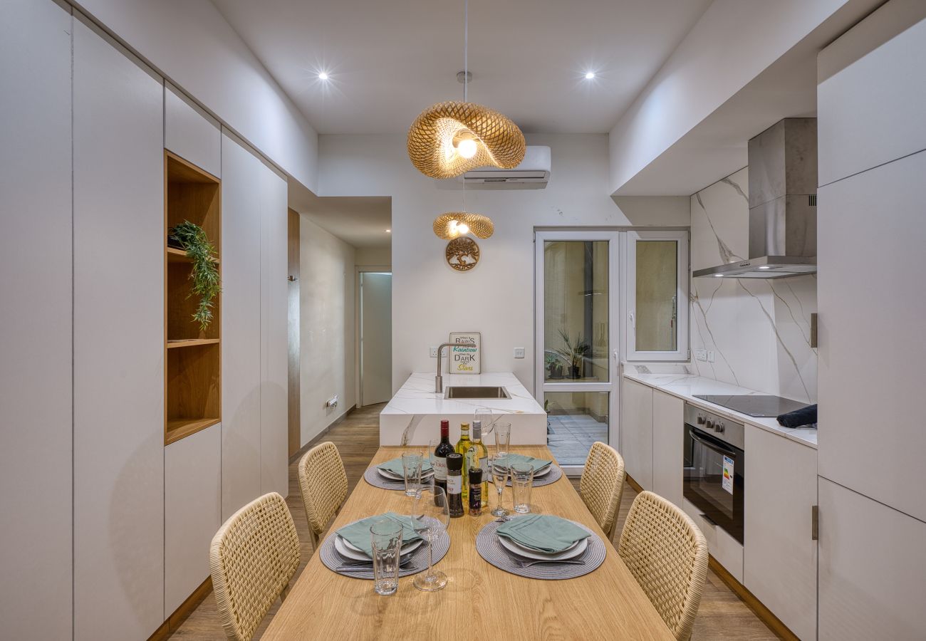 Apartment in Sliema - Designer furnished apartment with yard AROC1-1