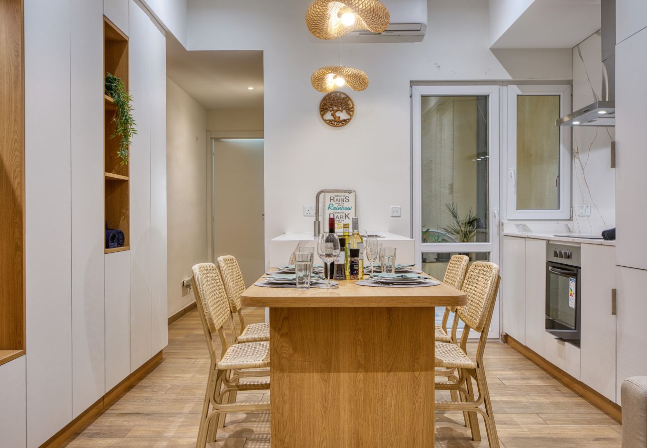 Apartment in Sliema - Designer furnished apartment with yard AROC1-1