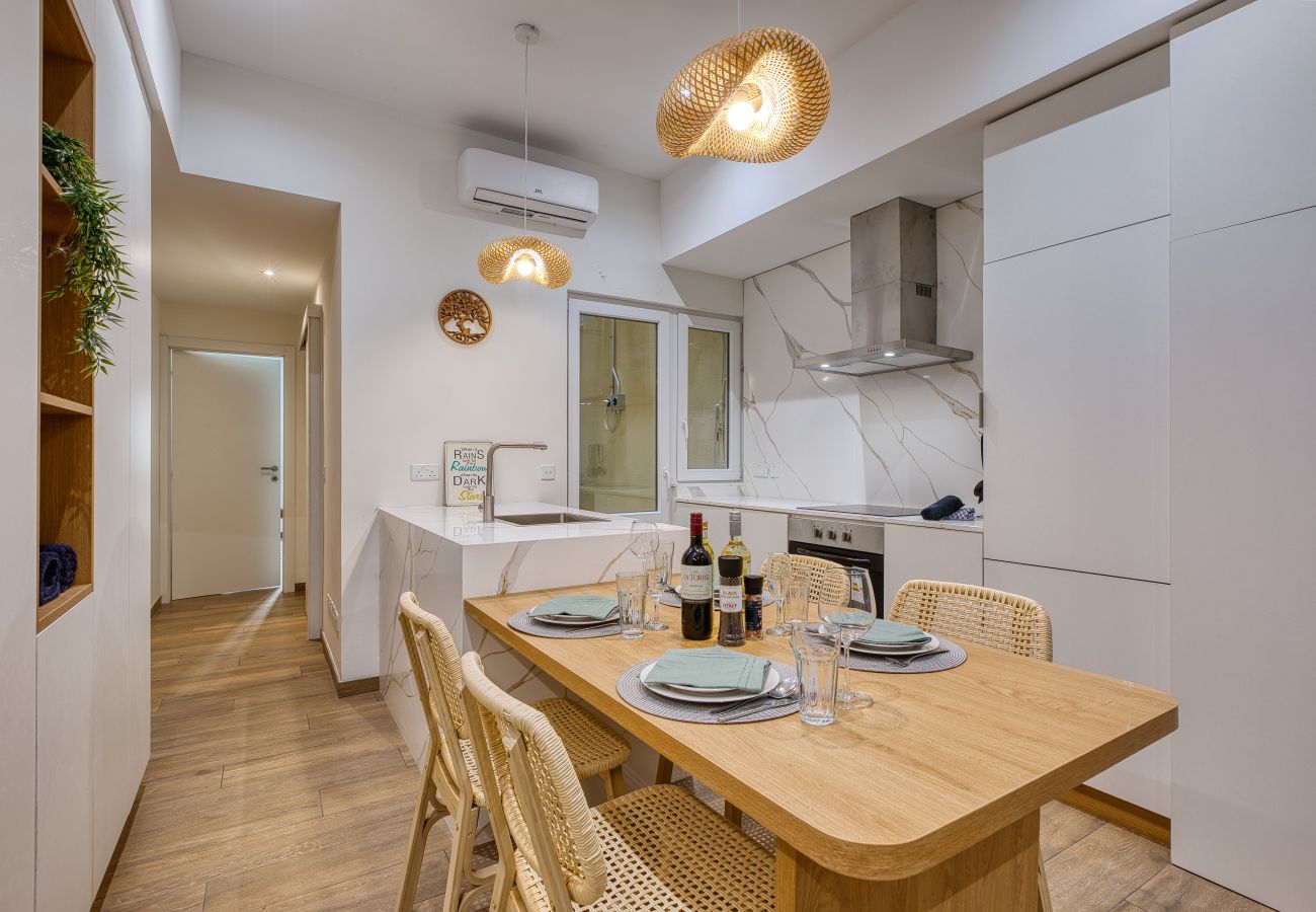 Apartment in Sliema - Designer furnished apartment with yard AROC1-1