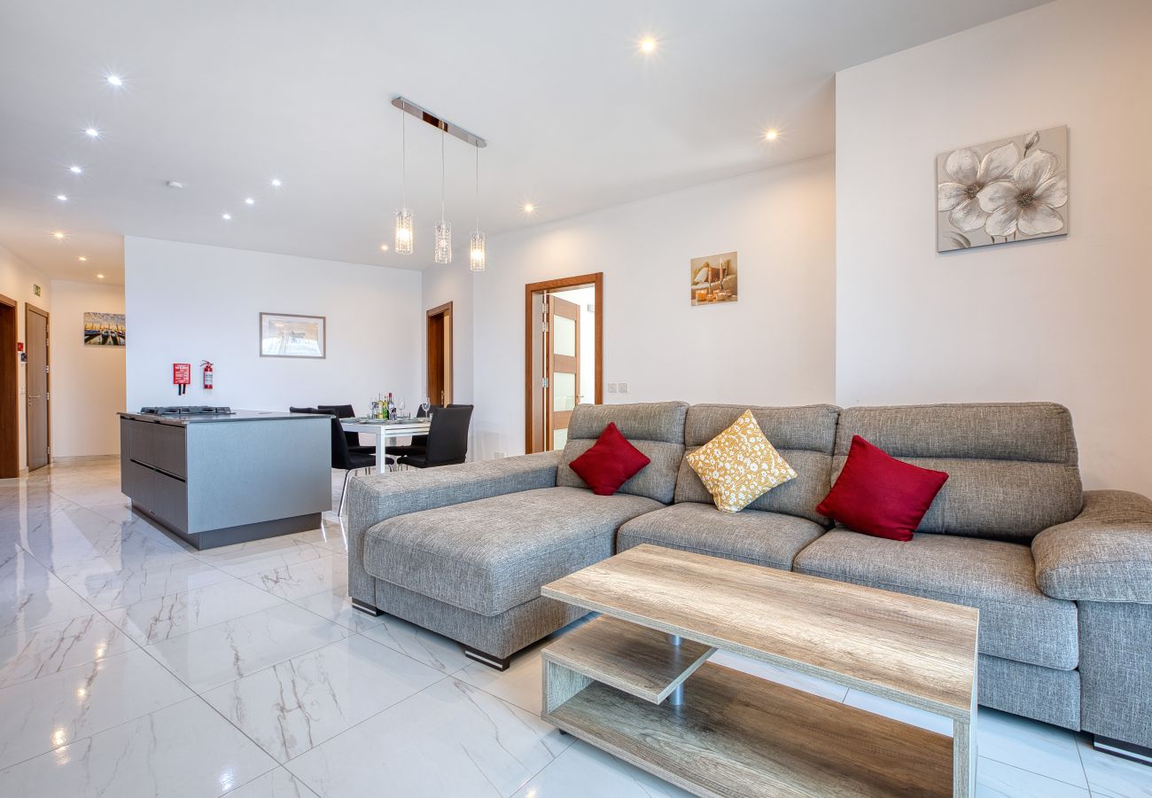 Apartment in Marsaxlokk - Spacious & bright 3 bedroom with balcony KDEB1-1