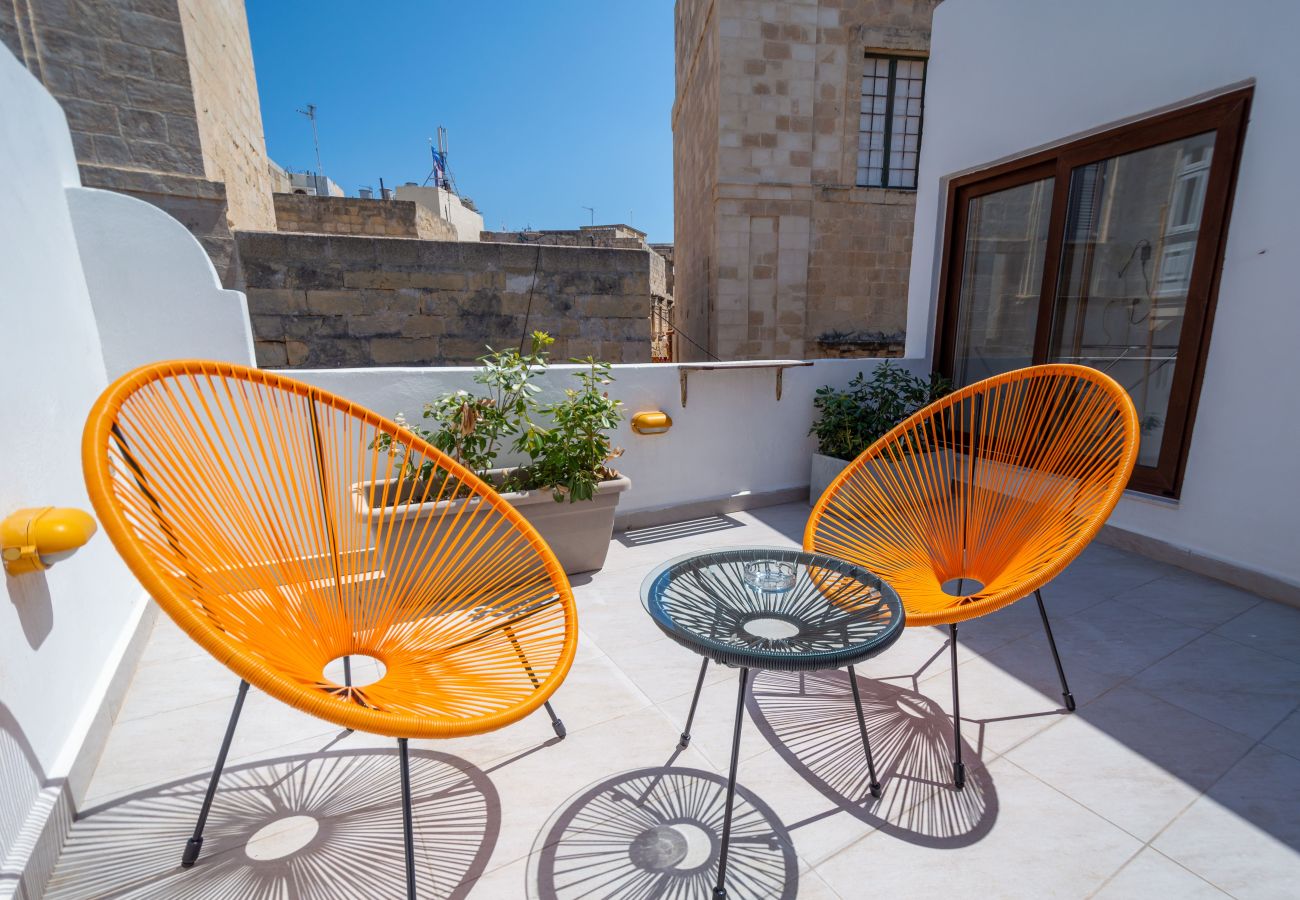 House in Birgu - Stylish traditional house with sun terrace TELL1-1
