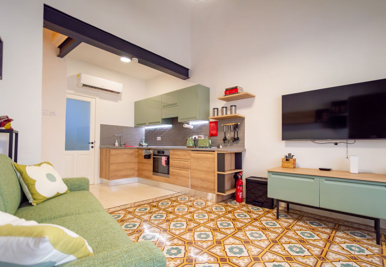 House in Birgu - Stylish traditional house with sun terrace TELL1-1