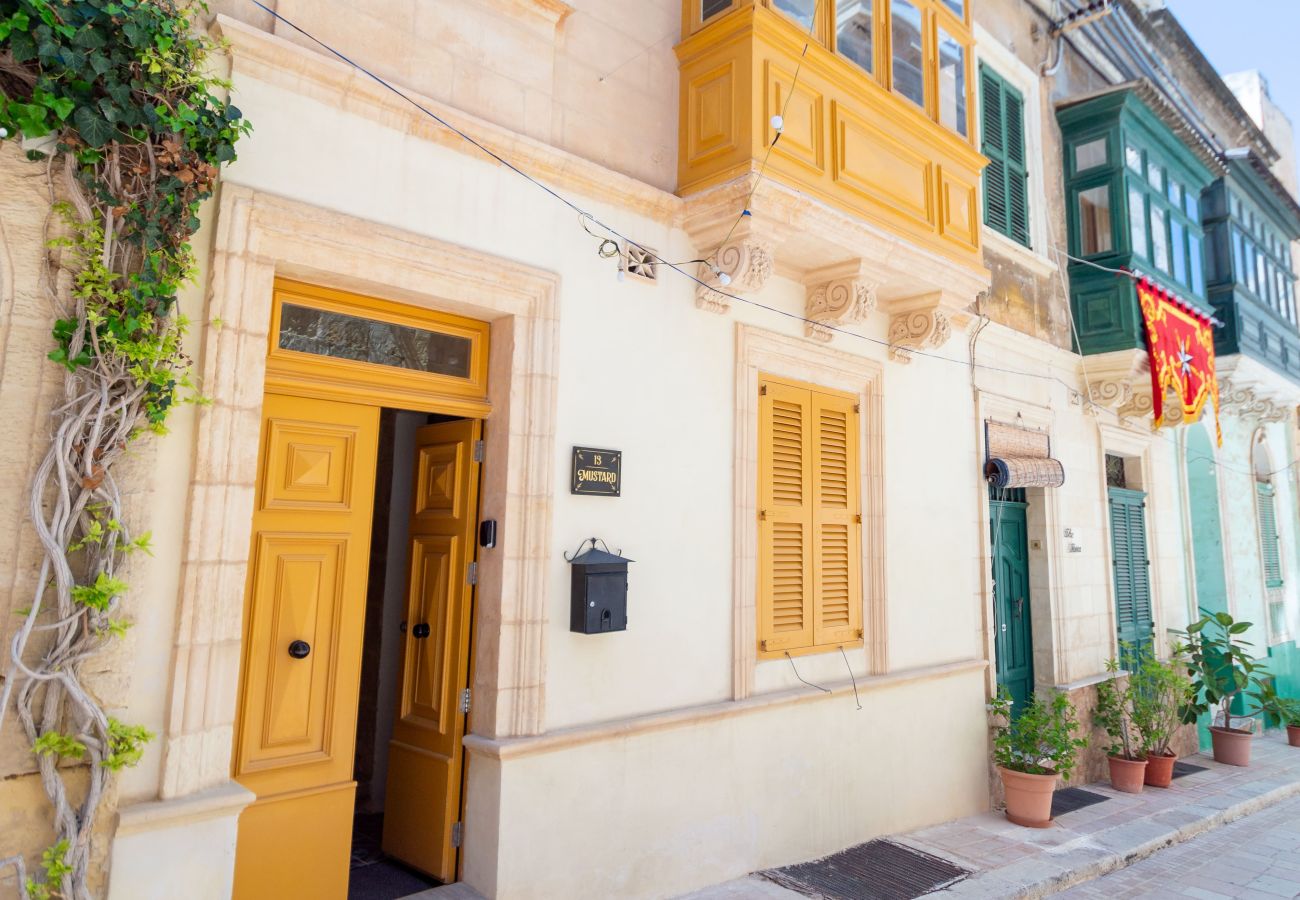 House in Birgu - Stylish traditional house with sun terrace TELL1-1