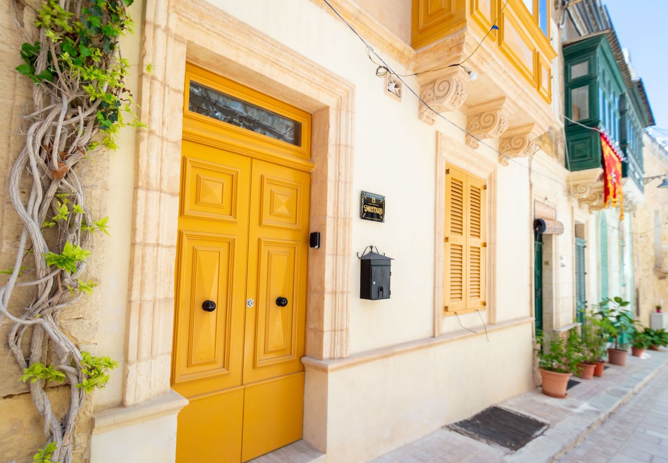 House in Birgu - Stylish traditional house with sun terrace TELL1-1