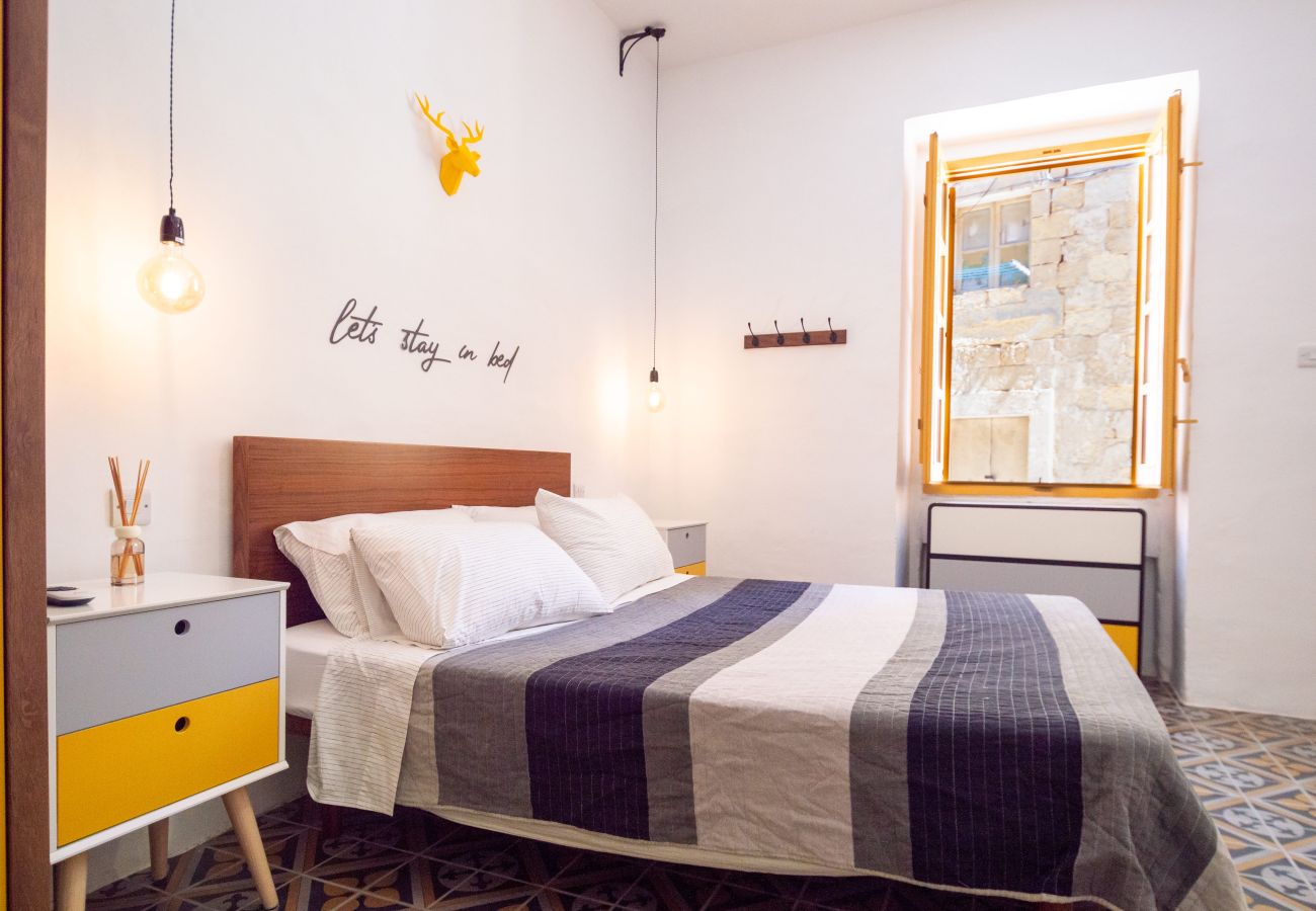 House in Birgu - Stylish traditional house with sun terrace TELL1-1