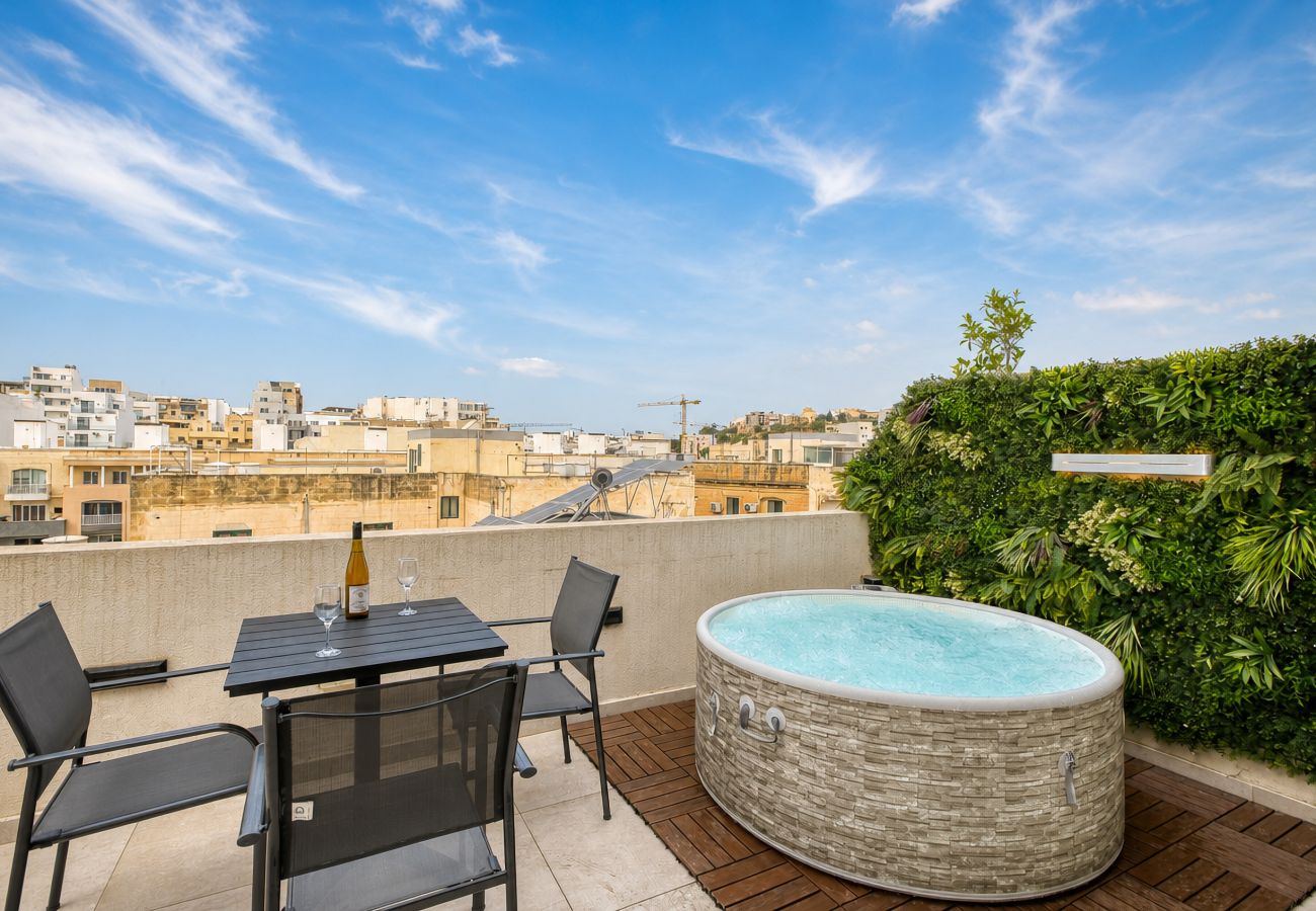 Apartment in Msida - Beautiful penthouse with terrace & jacuzzi WVID1-2
