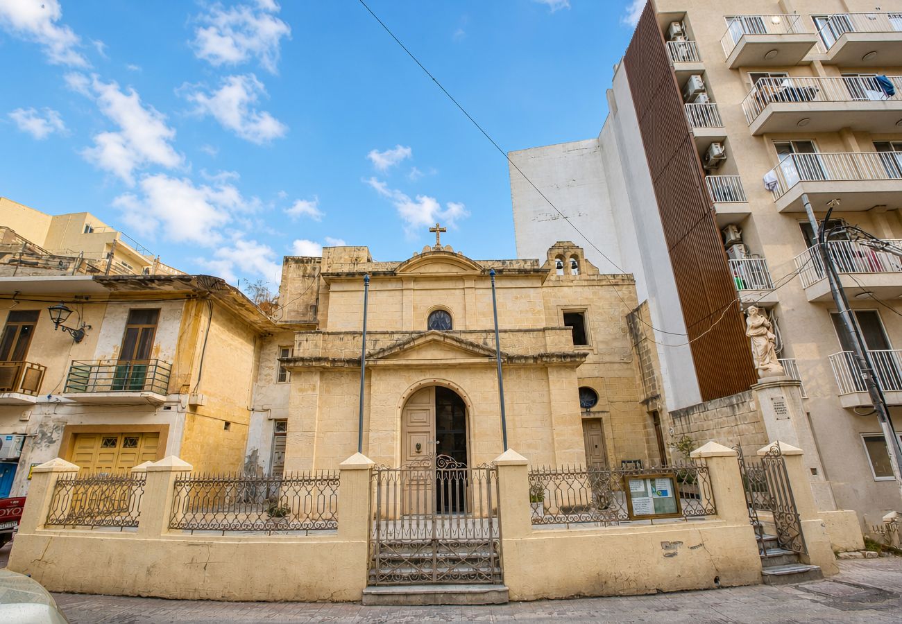 Apartment in Msida - Beautiful penthouse with terrace & jacuzzi WVID1-2
