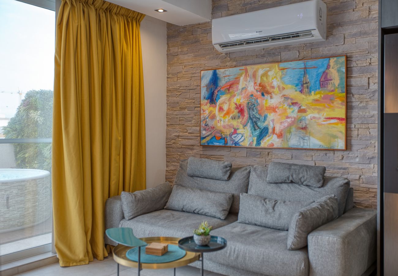 Apartment in Msida - Beautiful penthouse with terrace & jacuzzi WVID1-2