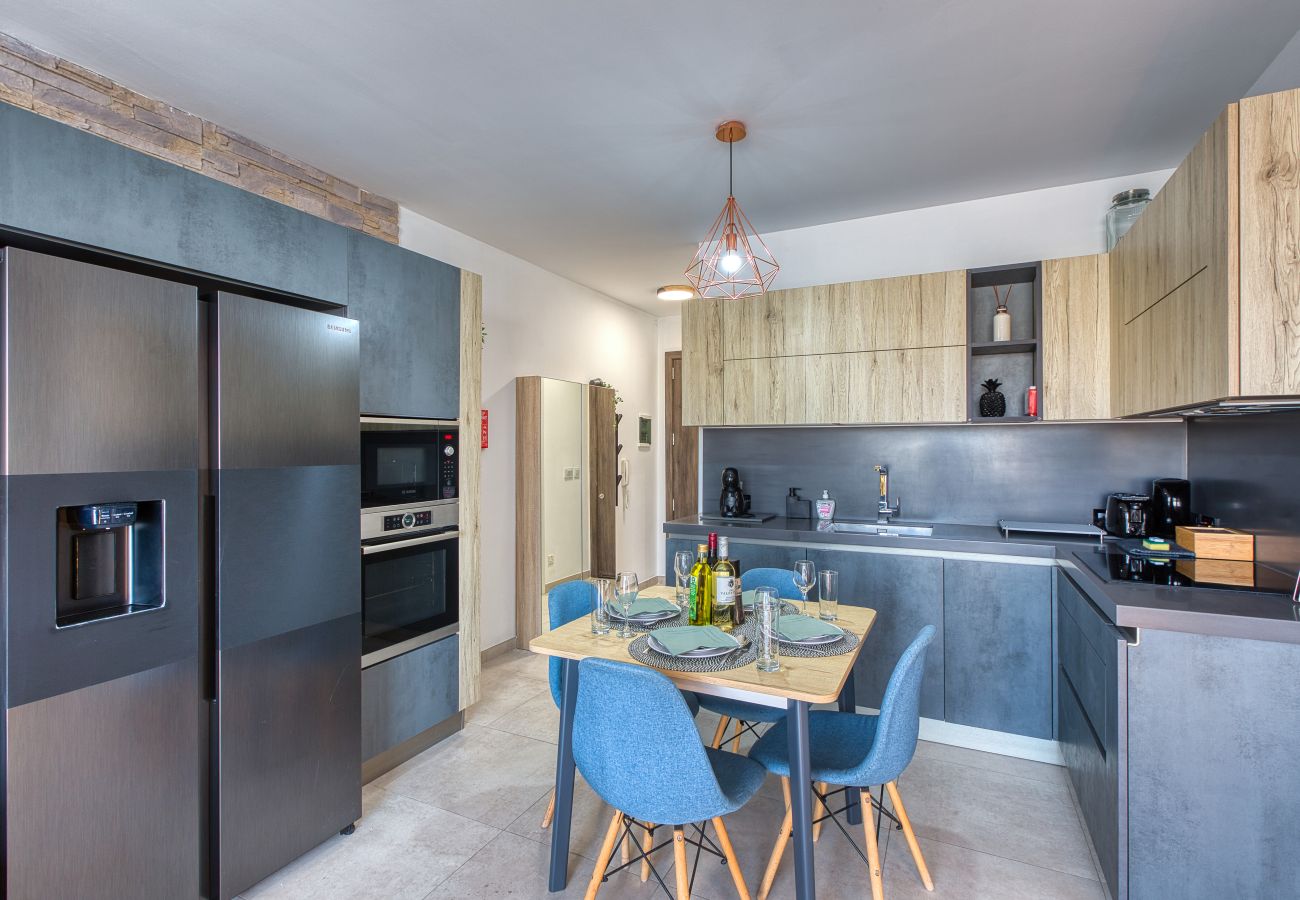 Apartment in Msida - Beautiful penthouse with terrace & jacuzzi WVID1-2