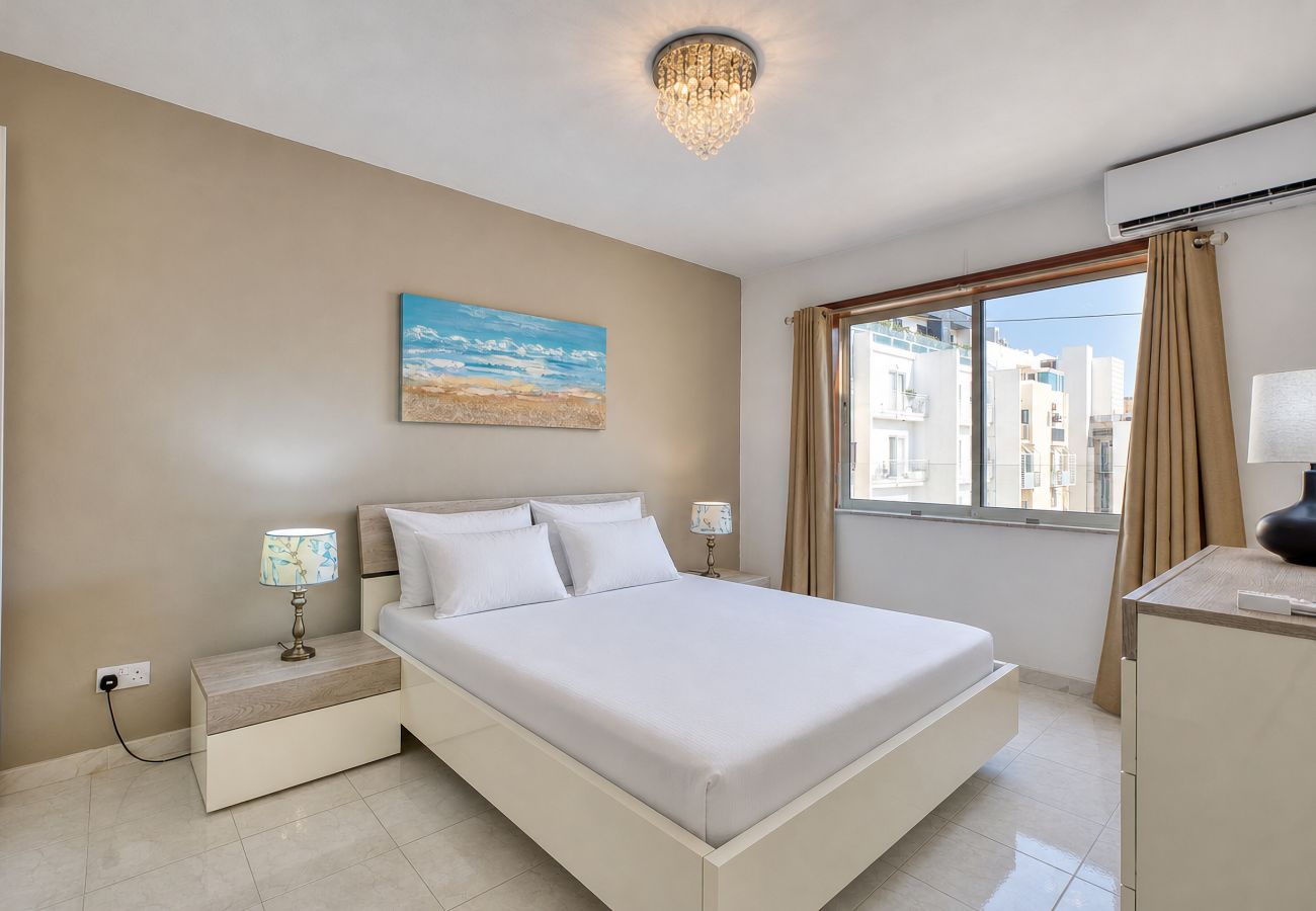 Apartment in Sliema - Spacious & bright apartment, sun terrace PGAL1-1