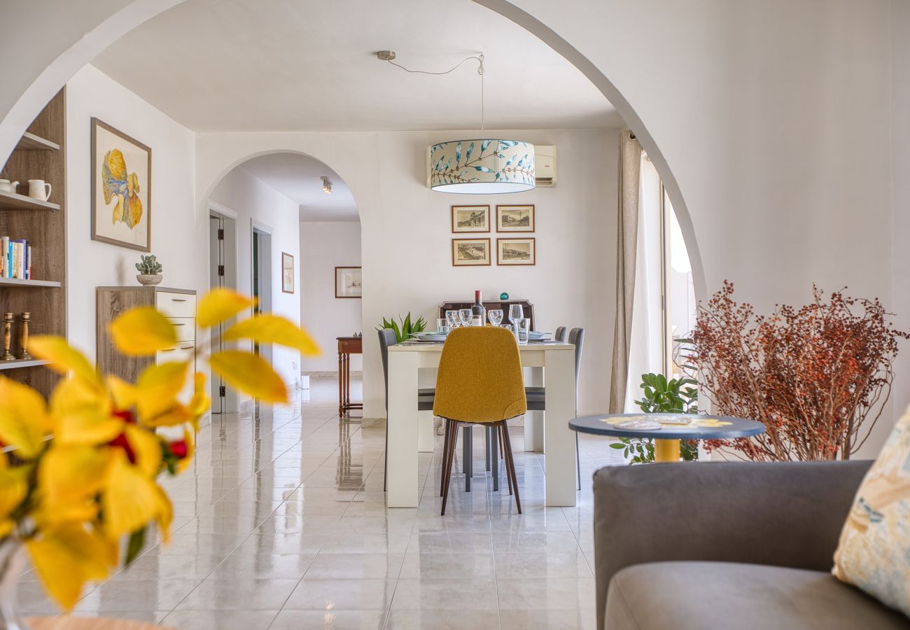 Apartment in Sliema - Spacious & bright apartment, sun terrace PGAL1-1