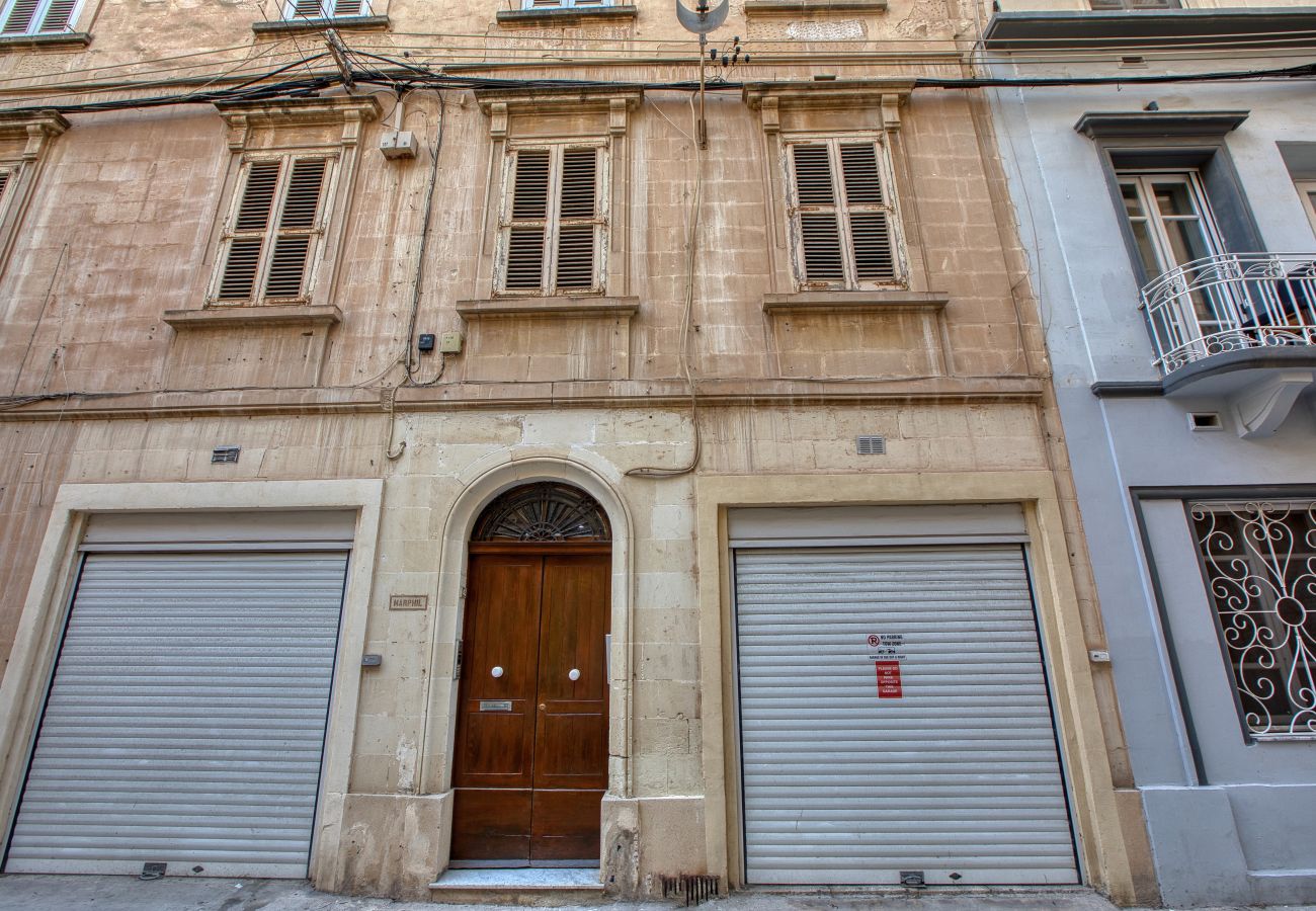 Apartment in Sliema - Spacious & bright apartment, sun terrace PGAL1-1